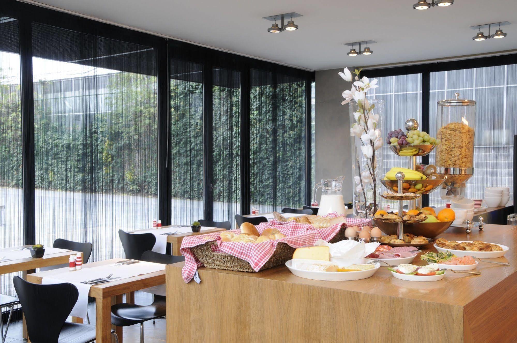 Corbie Hotel